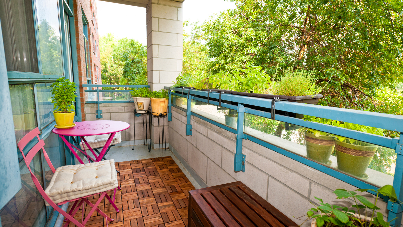 Balcony Makeover Ideas for Urban Apartments